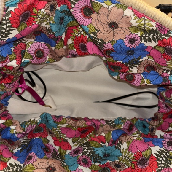 On 34th Isabellaa XL Straw Drawstring Tote - Picture 4 of 8